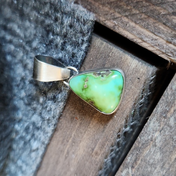 NWOT Native American Navajo Sonoran Gold Turquoise Pendant  💚💛🤎 - Picture 8 of 10